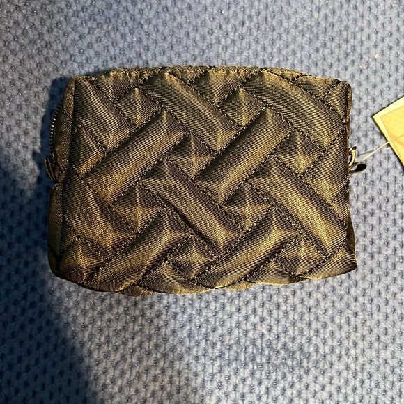 Lug Choo Choo Mini Pill Box Case NWT - Picture 3 of 16